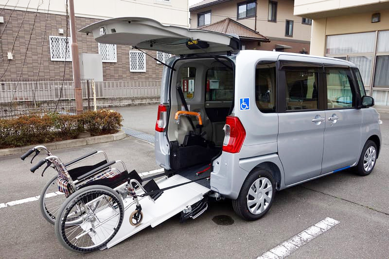車いす移動車(福祉車両)